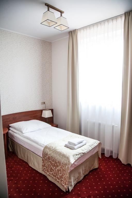Hotel Stara Gorzelnia Lichen Stary Room photo
