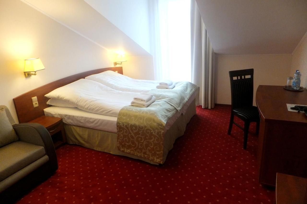 Hotel Stara Gorzelnia Lichen Stary Exterior photo